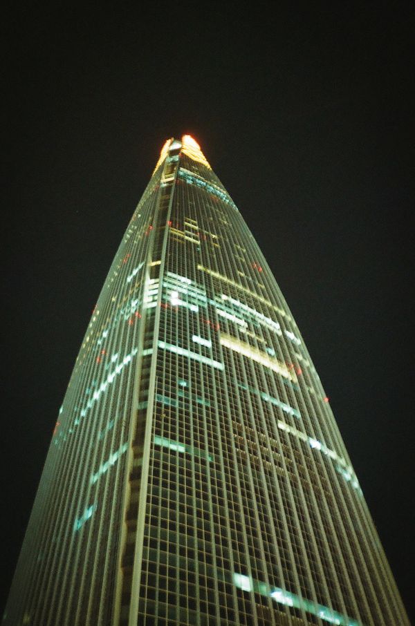 Lotte World Tower at night
